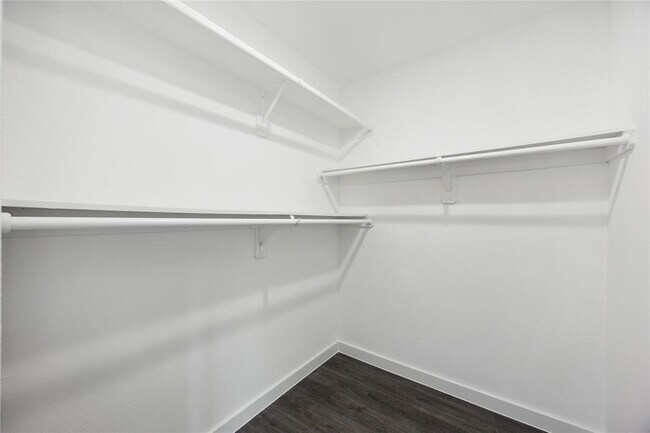 Building Photo - 1056 North Ln
