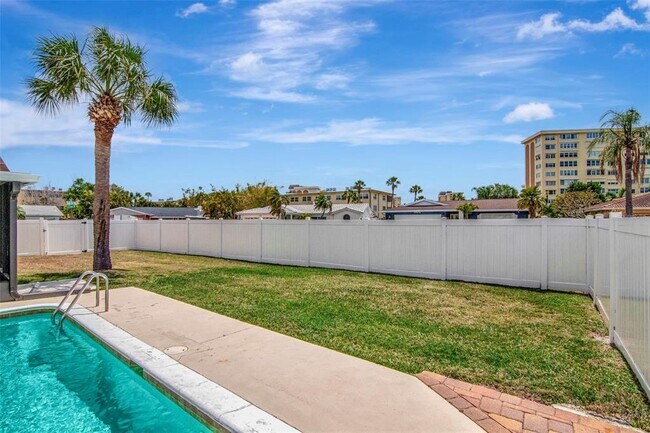 Building Photo - 4712 114th St N