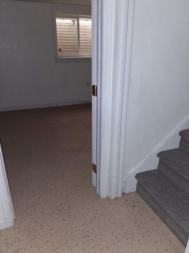 Building Photo - 16484 E 14th Pl