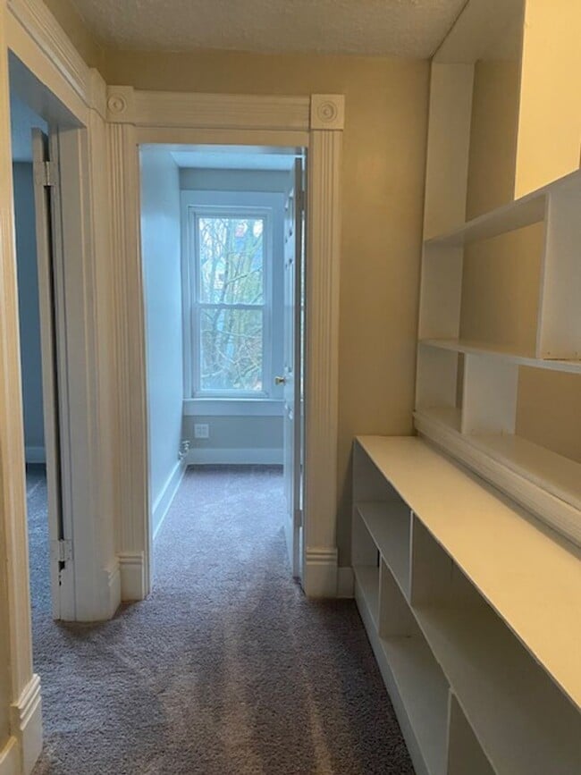 Building Photo - 3 Bed 1.5 Bathroom for rent in Dayton*