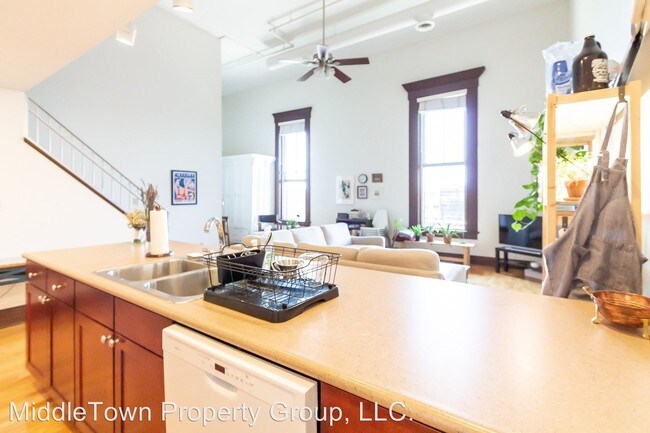 Building Photo - 120 S Walnut St