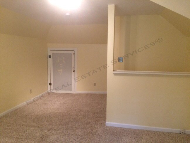 Building Photo - 729 Missouri St