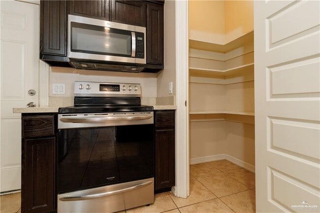 Building Photo - 11 W Garfield Ave