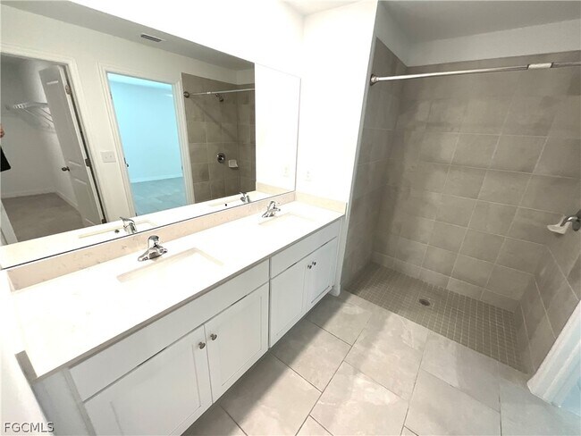 Building Photo - 3905 Treasure Oak Wy