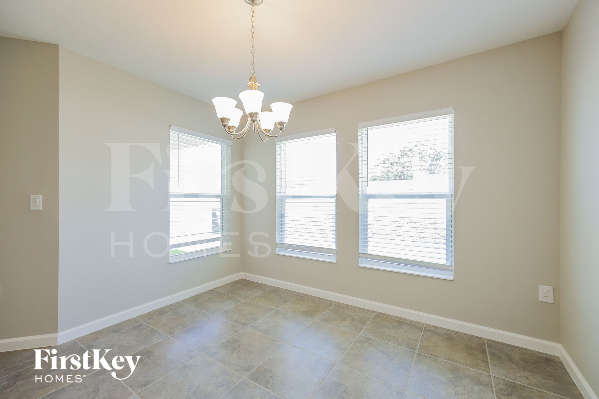 Building Photo - 623 Lindbergh Wy