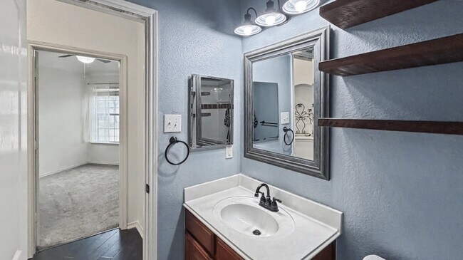 Building Photo - 11146 Clearstream Ln