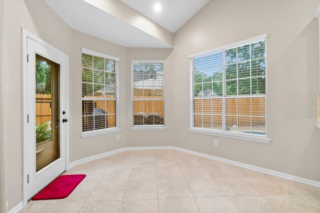 Building Photo - 83 Terraglen Dr