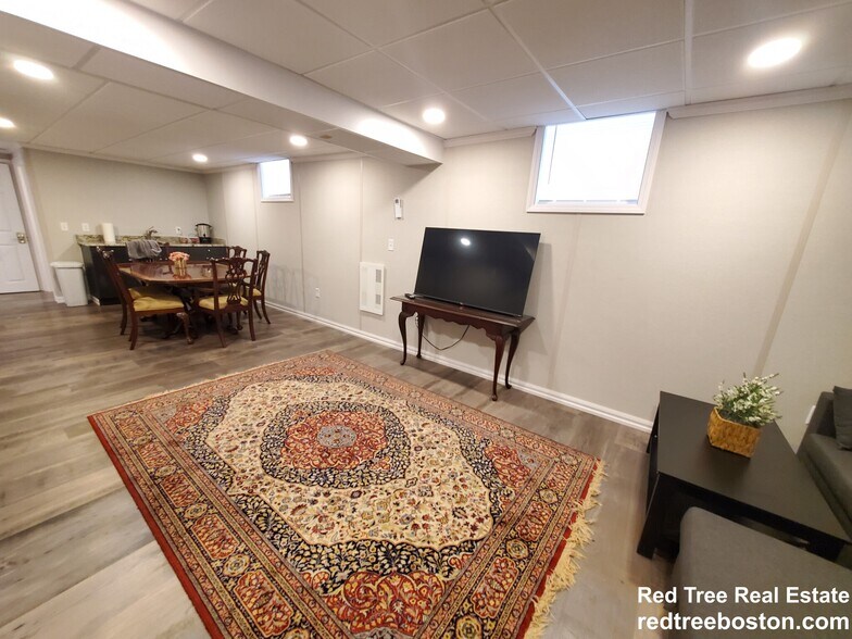 Building Photo - 44 Blenford Rd