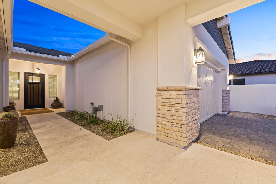 Building Photo - 10921 N Blakely St