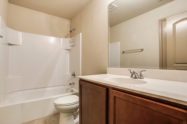 Building Photo - 409 Millbrook Ln