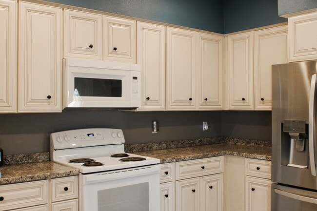Building Photo - 1381 Soledad Ave