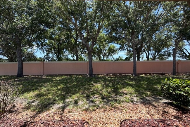 Building Photo - Beautiful 3 room /2.5 bath Gated Community W/ Pool Close to the Skyway