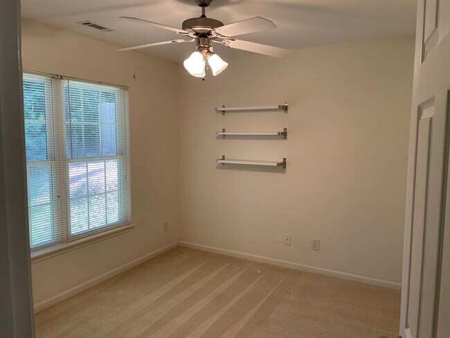 Building Photo - 144 Grand Oak Cir