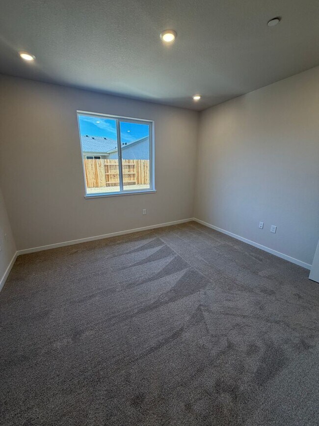 Building Photo - Brand New Single Story Solar All Electric Home in Roseville