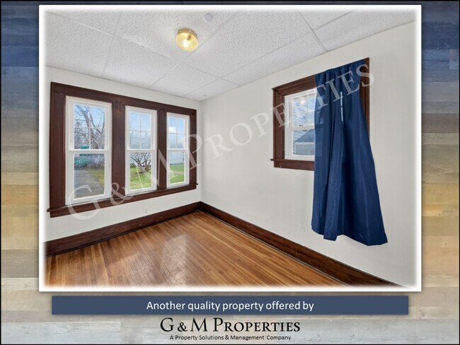 Building Photo - 1570 Mt Hope Ave