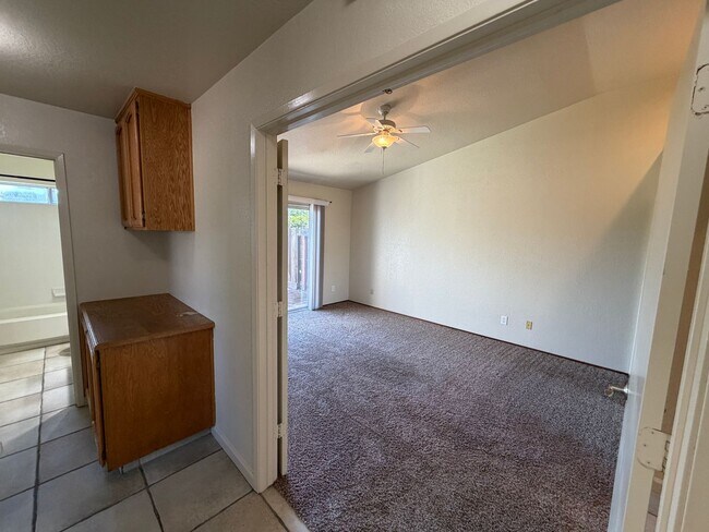 Building Photo - Corner Lot