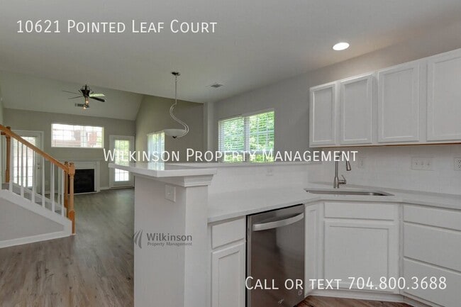 Building Photo - 10621 Pointed Leaf Ct