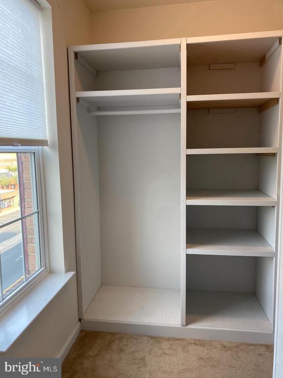 Building Photo - 9543 Center St