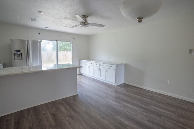 Building Photo - 3914 Ripplebrook Dr