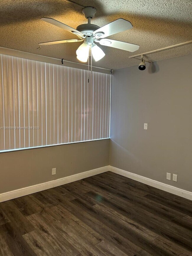 Building Photo - 3671 Environ Blvd