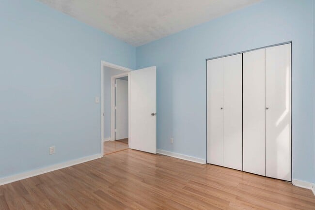 Building Photo - 522 Zane St