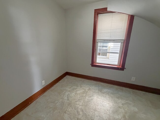 Building Photo - 1505 S 51st Ave