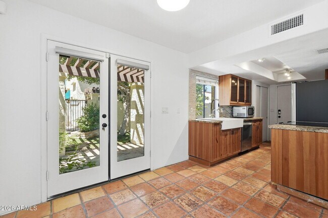 Building Photo - 8825 S 48th St