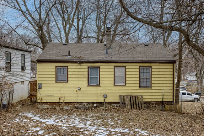 Building Photo - 3356 N 41st St