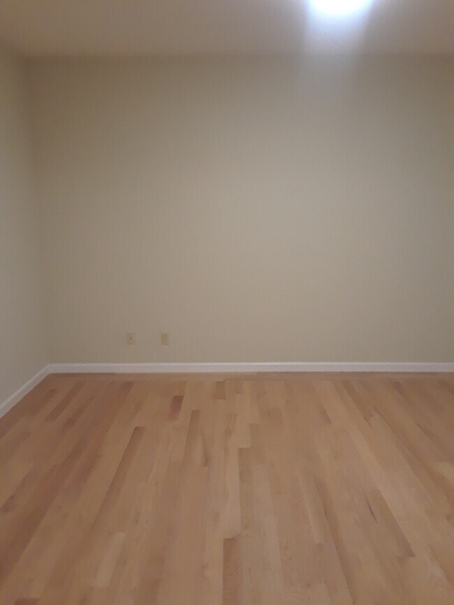 Building Photo - 473 34th Ave