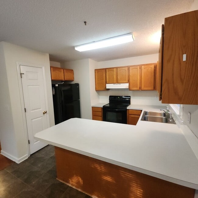 Building Photo - One Level House with An Open FloorPlan FOR...