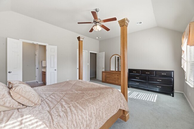 Building Photo - Move-in ready 3 Bed, 2.5 Bath, 3 Car, BA Schools