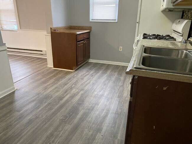 Building Photo - CUTE 2 BEDROOM 1 BATH HOME IN FERNDALE $1250