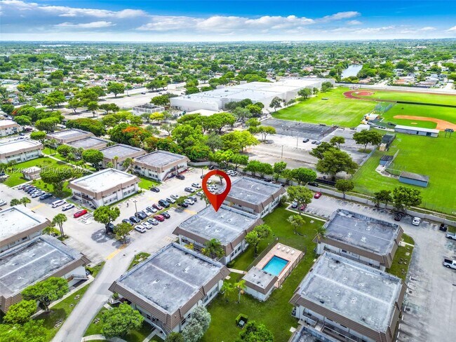 Building Photo - 6911 SW 129th Ave