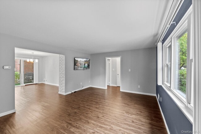 Building Photo - 106 Yorkshire Dr