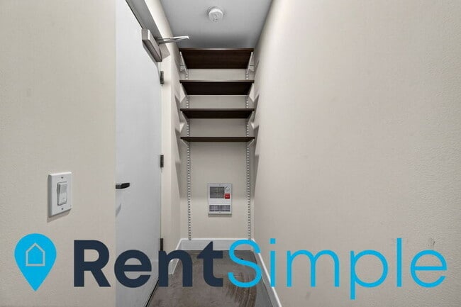 Building Photo - 1418 N Rhodes St