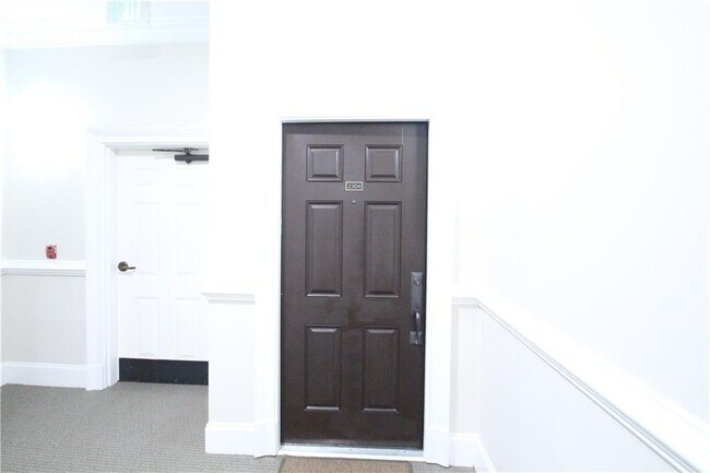 Building Photo - 11 Perimeter Center E