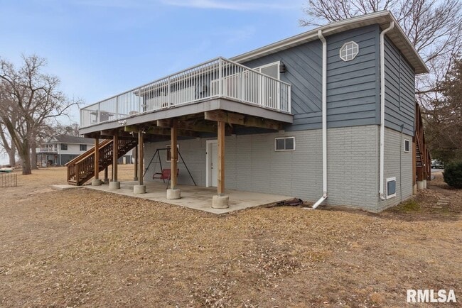 Building Photo - 15326 N River Beach Dr