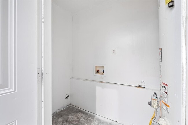 Building Photo - 2217 Mission Hill Dr