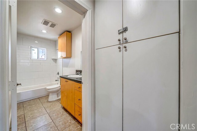 Building Photo - 6735 Elmer Ave