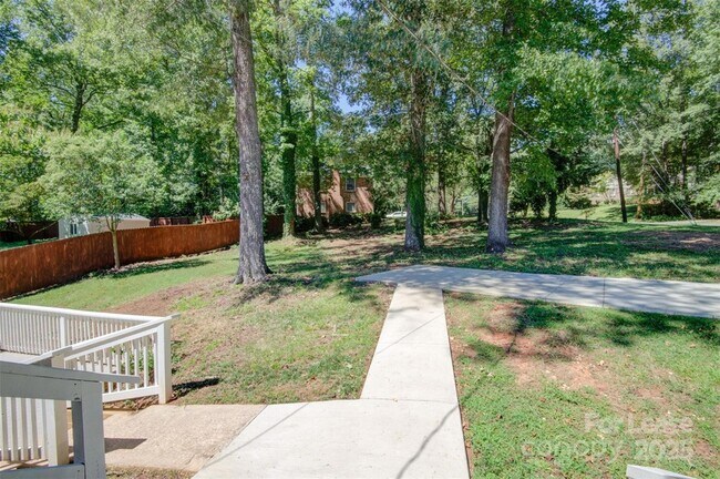 Building Photo - 3900 Rhodes Ave