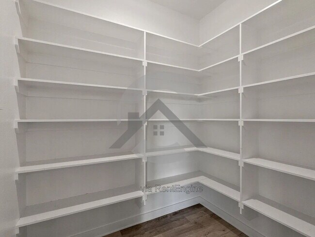 Building Photo - 1725 Rohan Cir
