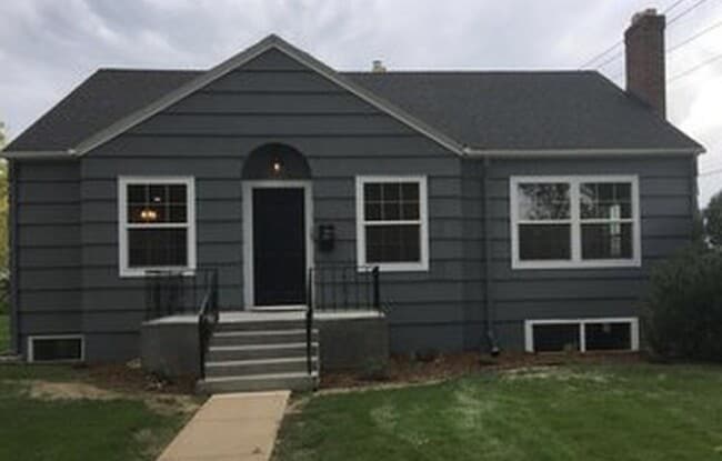 Building Photo - 1601 15th Ave