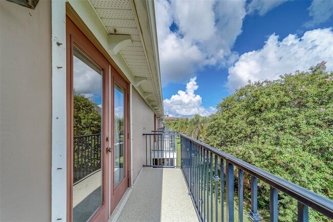 Building Photo - 270 Valencia Cir