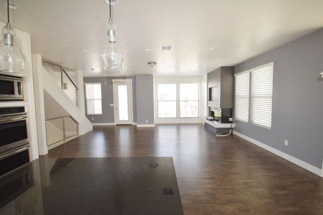 Building Photo - 4517 Daybreak Rim Way