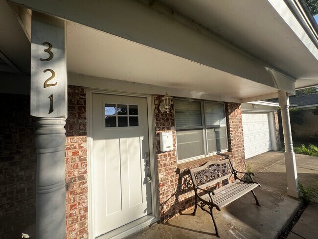 Building Photo - 321 Lena Ln