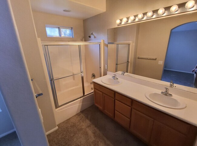 Building Photo - Cypress Townhomes - End Unit - 2 Garage - Scripps Ranch