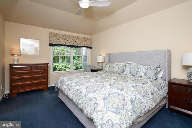 Building Photo - 138 Whispering Oaks Dr