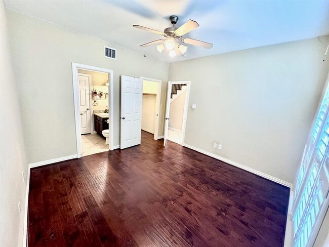 Building Photo - 7115 Laguna Villas