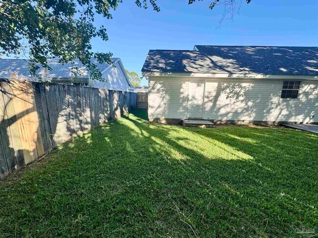 Building Photo - 1323 Sterling Point Dr