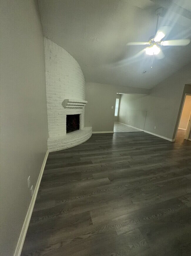 Building Photo - 16815 Methil Dr